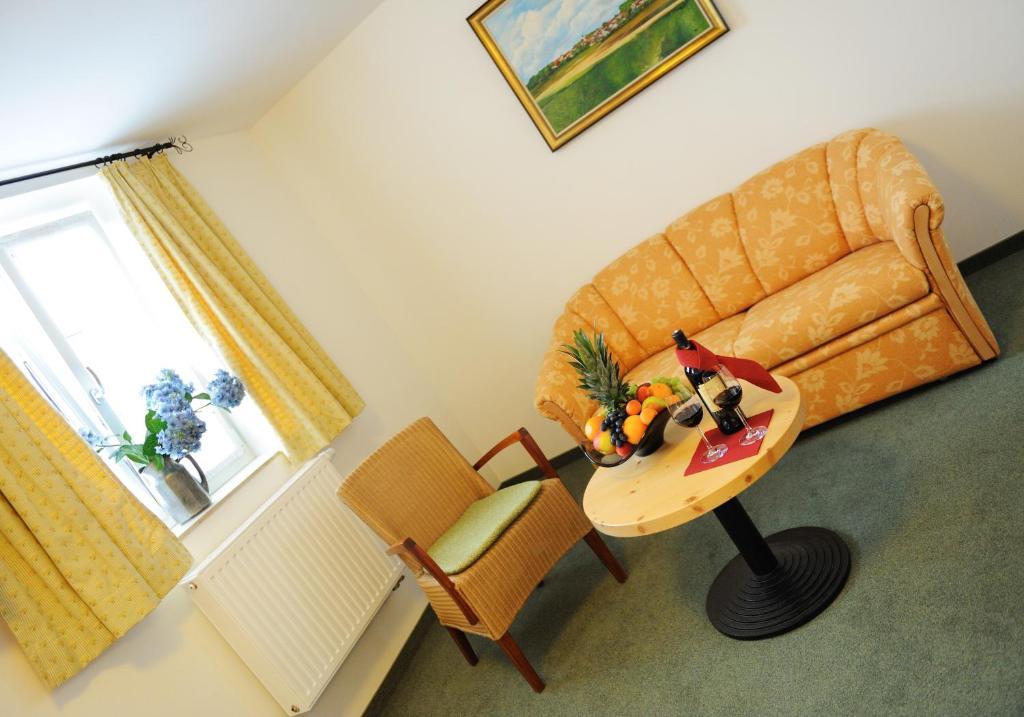Hotel Eberl Hattenhofen  Room photo